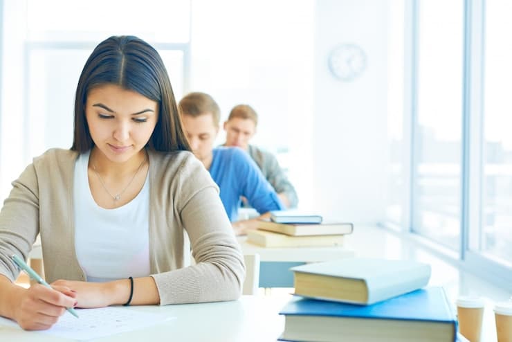 IELTS vs PTE: Know the Difference and Which is Easier?